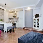 Pandosia Apartment