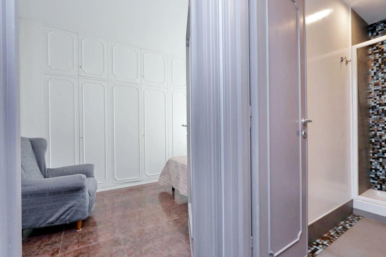 Pandosia Apartment *