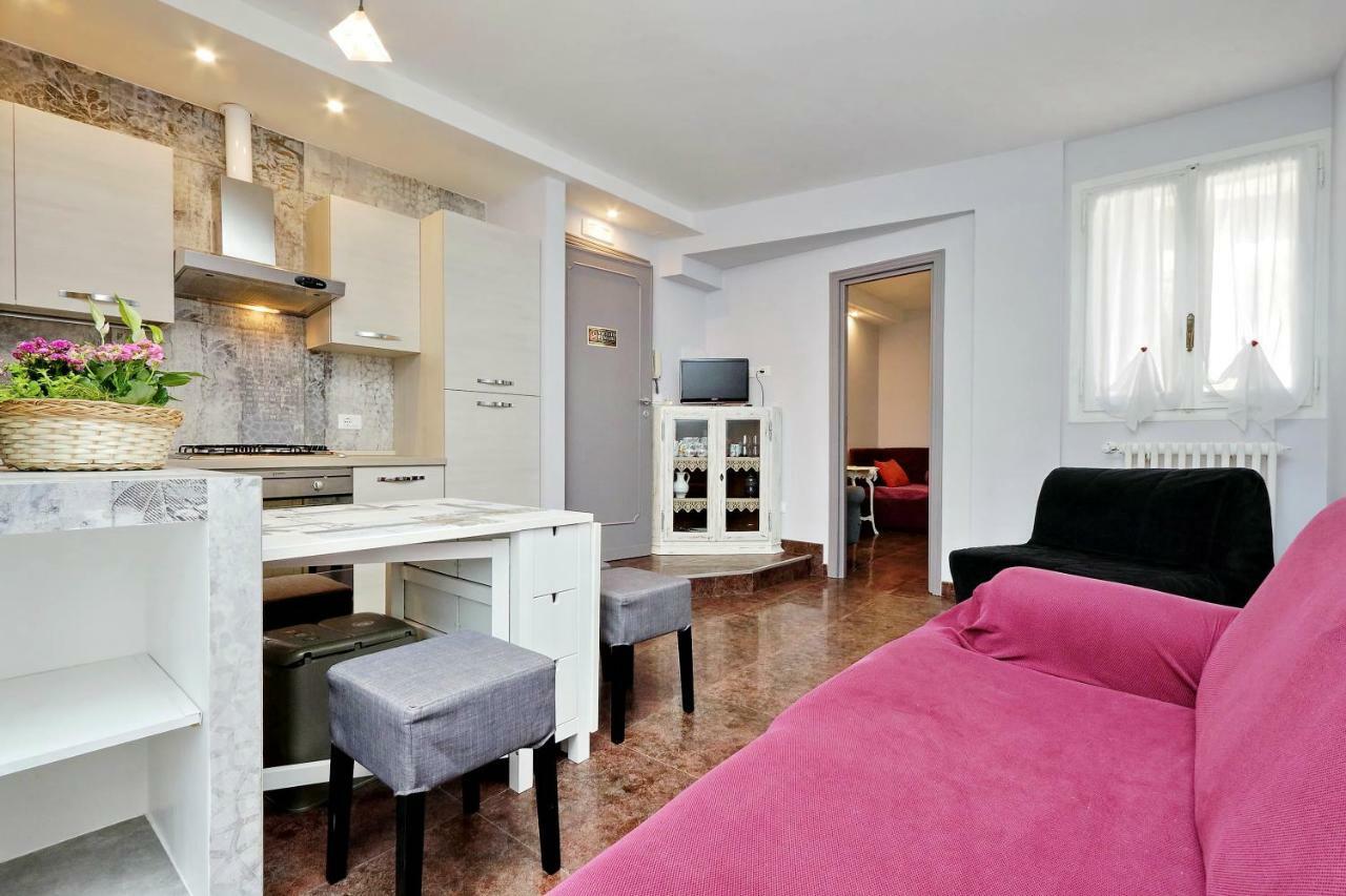 Pandosia Apartment *